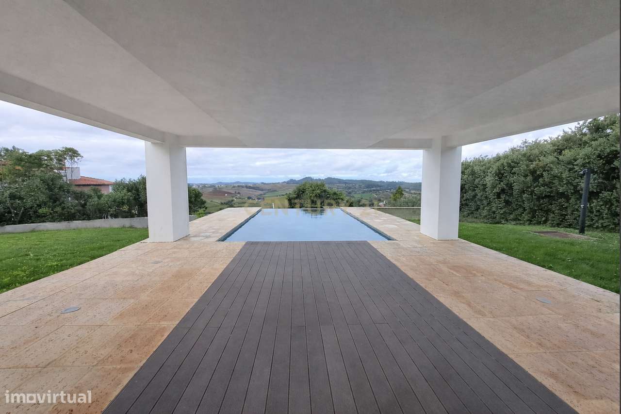 Moradia de Luxo Isolada com Piscina , elevador, mobilada e Vista Desaf - Grande imagem: 2/60