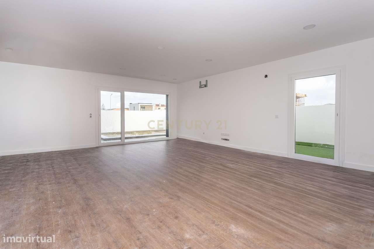 Térrea e moderna com excelente localização e excelentes áreas T3 em Az - Grande imagem: 4/41