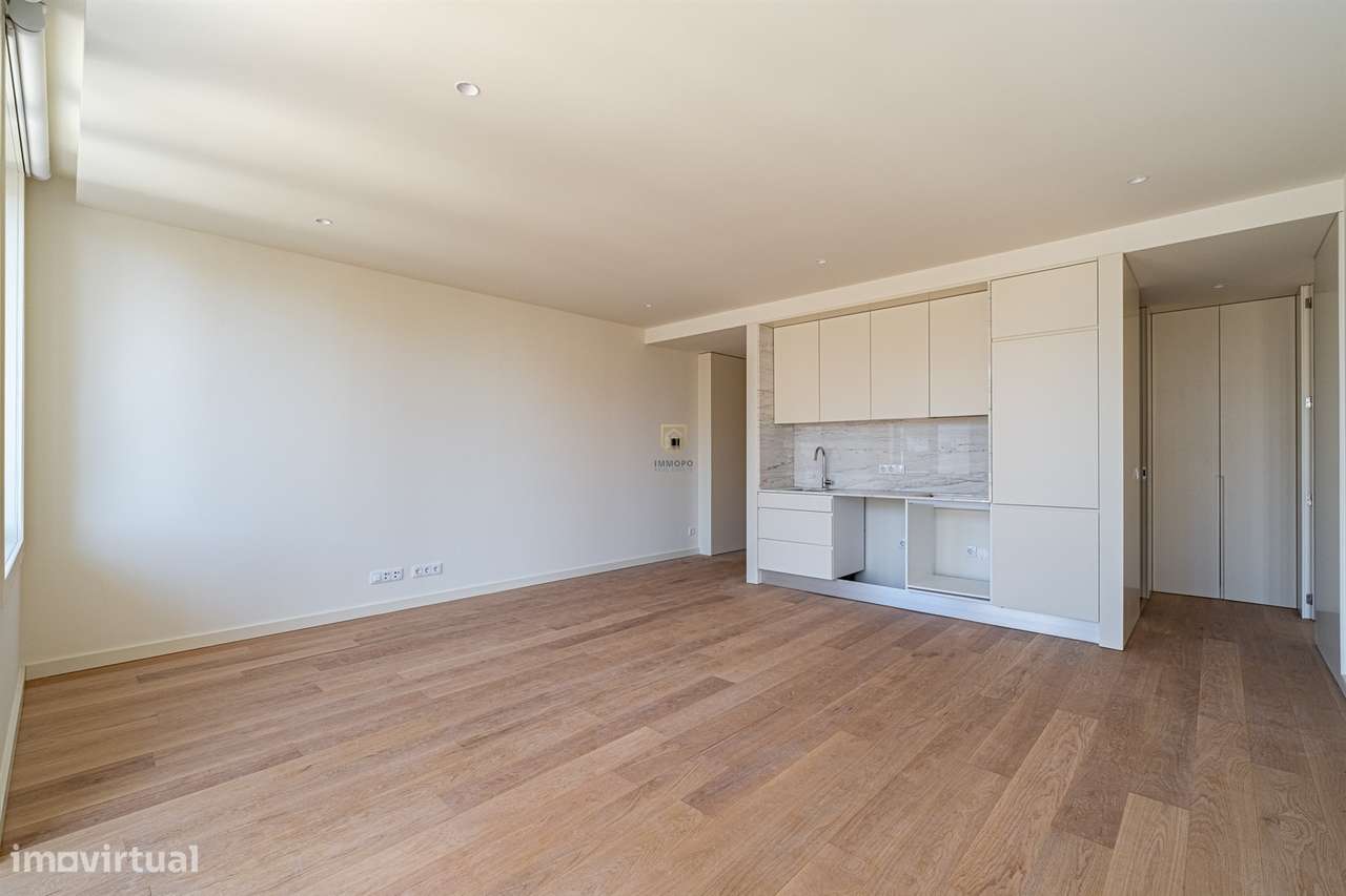 Apartamento T1 com varanda no centro do Porto-8