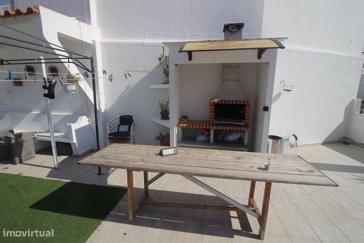 Armação de Pêra T3 Renovado com Enorme Rooftop Privado e Churrasqueira - Grande imagem: 4/20