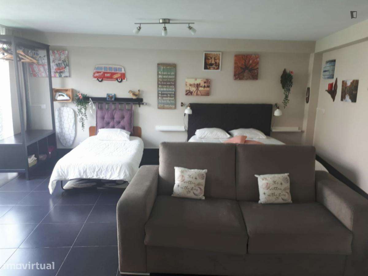 Estúdio - localizado em Senhora da Hora Porto - Grande imagem: 4/9