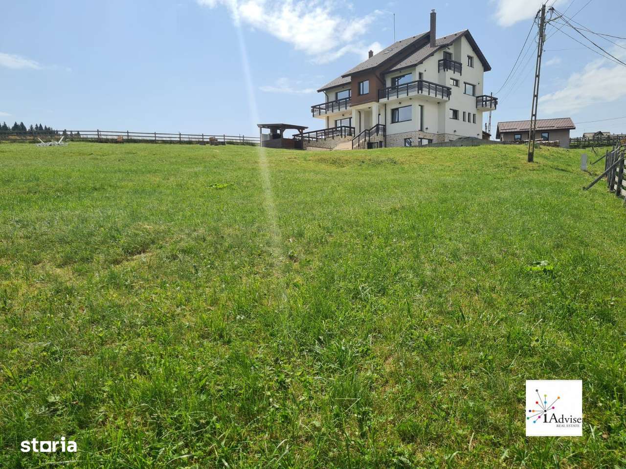 Vila Cu Panorama De Vanzare In Fundata - Imagine principală: 2/20