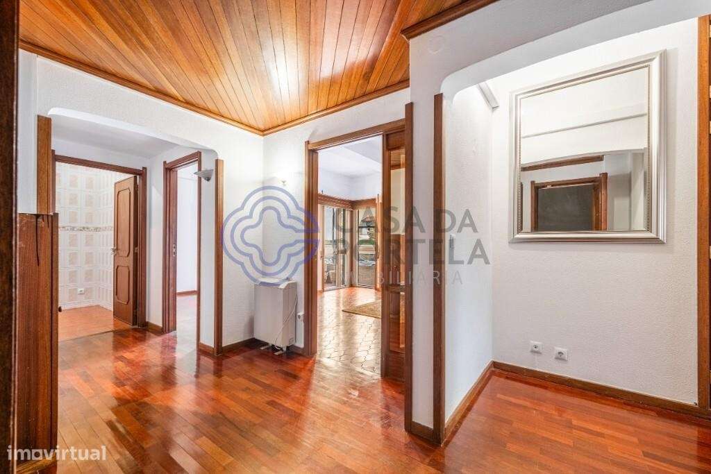 T4 com garagem (box) próximo Praça Velasquez - Grande imagem: 5/30