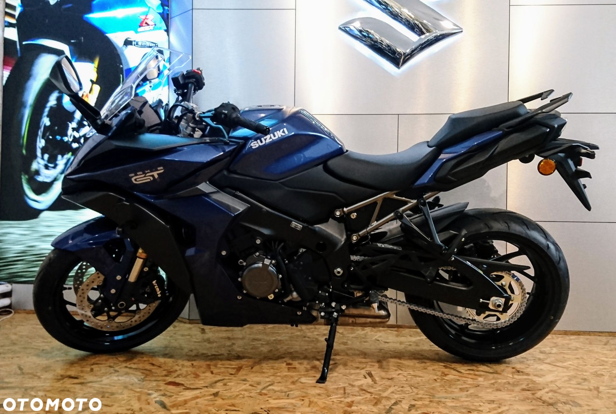 Suzuki GSX - 6