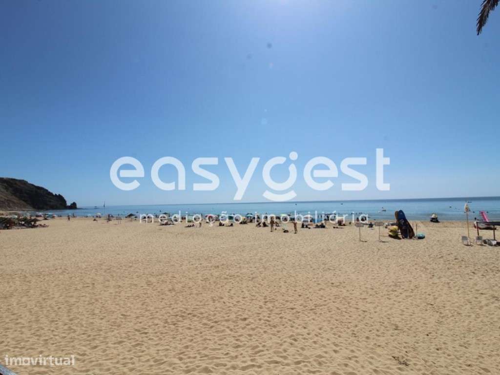 Terreno Urbano com 3.130 m2 e área de construção 469 m2 - Grande imagem: 2/10