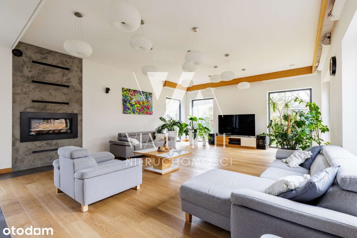 Parterowy nowoczesny dom w Konstancinie I 305m-1