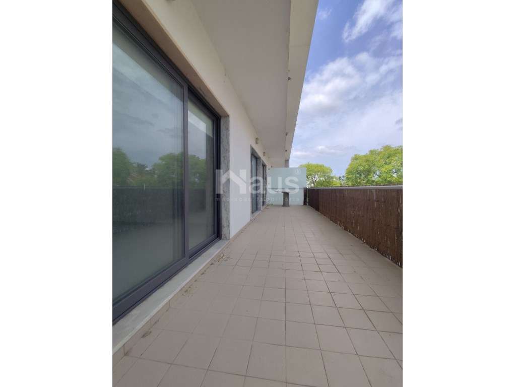 T3 com varanda Garagem e 1 lugar de parqueamento - Vila Serena-8
