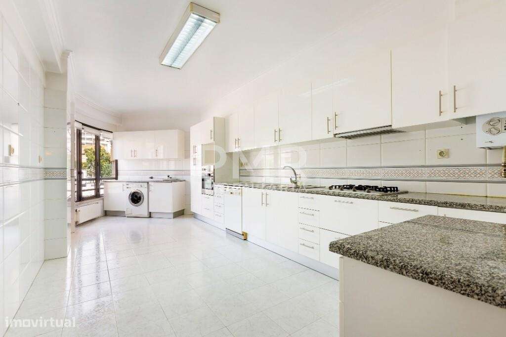 Apartamento T4 no Lumiar-21