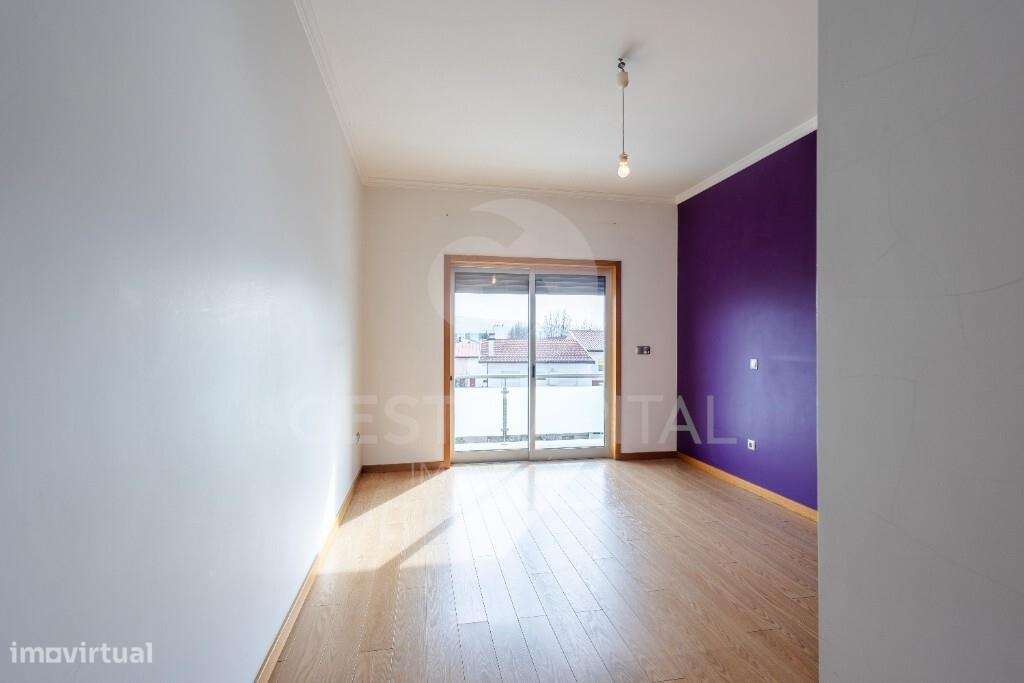 T2 com lugar de garagem no centro do Marco de Canaveses-8