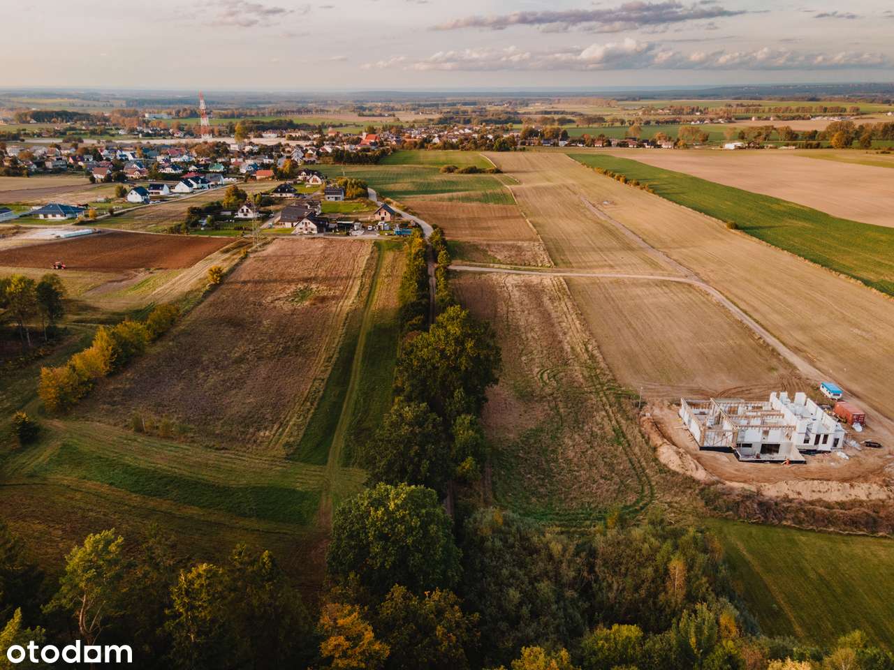 Działka budowlana w malowniczej lokalizacji-1