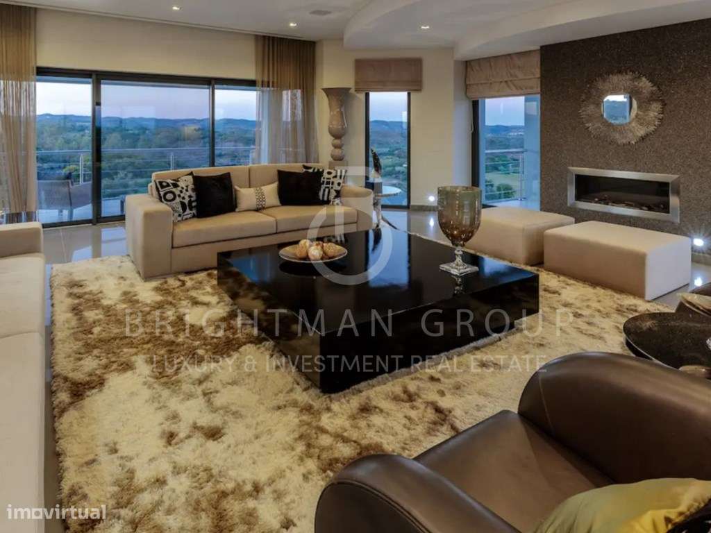 Moradia T5, de estilo senhorial, no Monte Rei, Algarve - Grande imagem: 3/31