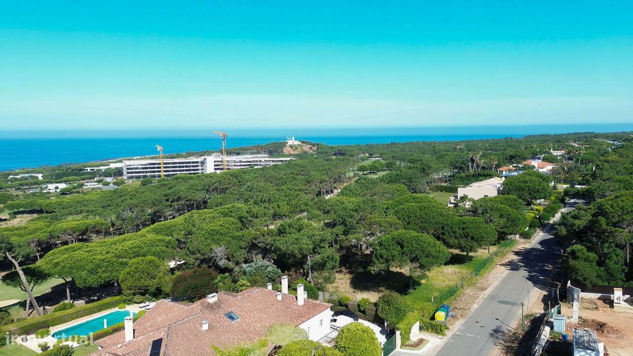 MORADIA EM LOTE DE TERRENO DE 1.940m² COM PROJECTO APROVADO-21