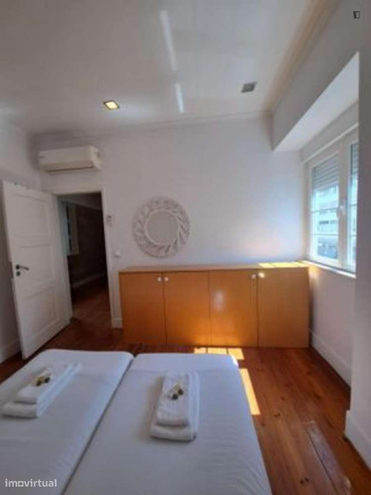 Quarto - localizado em Alameda Lisbon - Grande imagem: 4/29