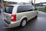 Chrysler Town & Country 3.6 Limited - 13