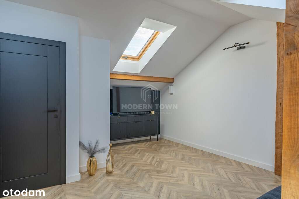 Atrakcyjny Dom Wolnostojący na Zamkniętym Osiedlu-13