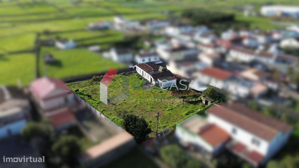 Conjunto de dois prédios urbanos com elevado potencial – Venda exclusi-14