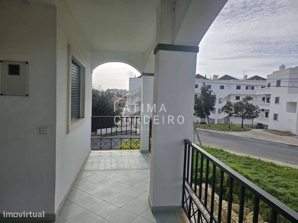 T1 com dois lugares de parqueamento, mobiliado e equipado - Grande imagem: 4/36