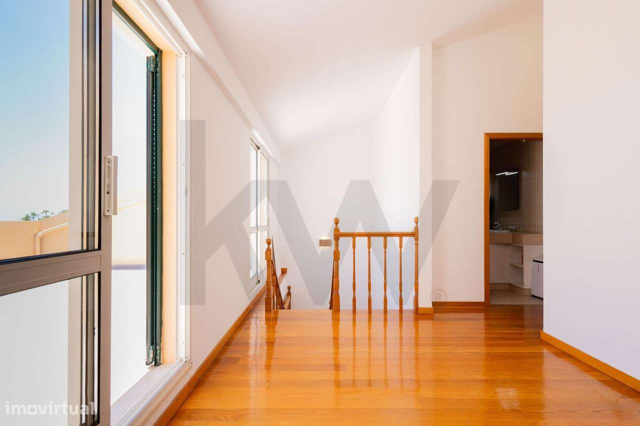 Apartamento T3 Duplex no Funchal-17