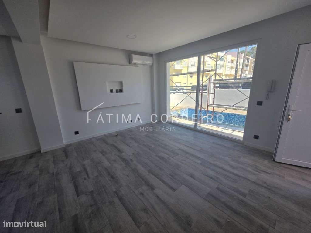 Moradia T3 com piscina e terraço-19
