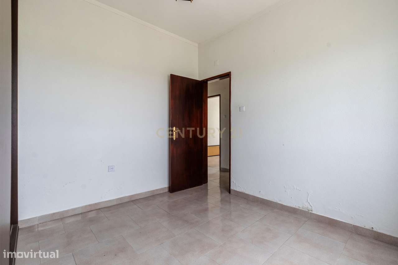 Moradia T2 para renovação | Lote 1.000 m² | São Francisco, Alcochete |-28