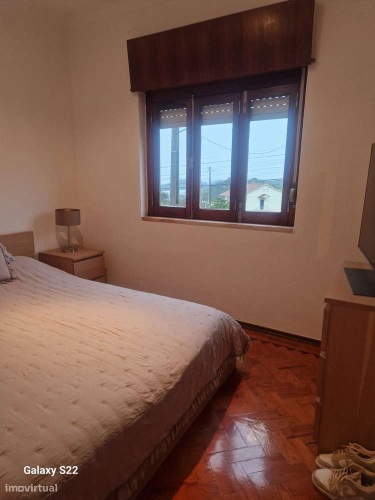 Moradia com 4 frações 2xT3 2 2x T2, terreno vista de rio e natureza-16