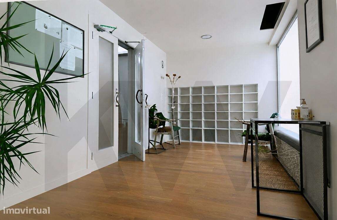 Loja com 102 m2 em Setúbal-0
