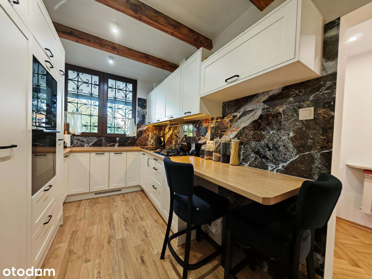 Dom w centrum Łomianek z pięknym ogrodem - Pełny obrazek: 5/15