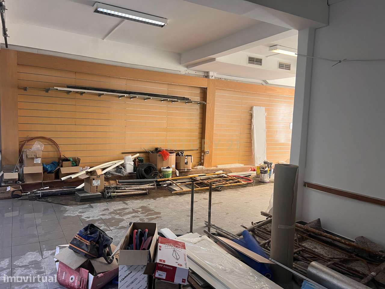 LOJA PARA ARRENDAMENTO - Grande imagem: 4/5