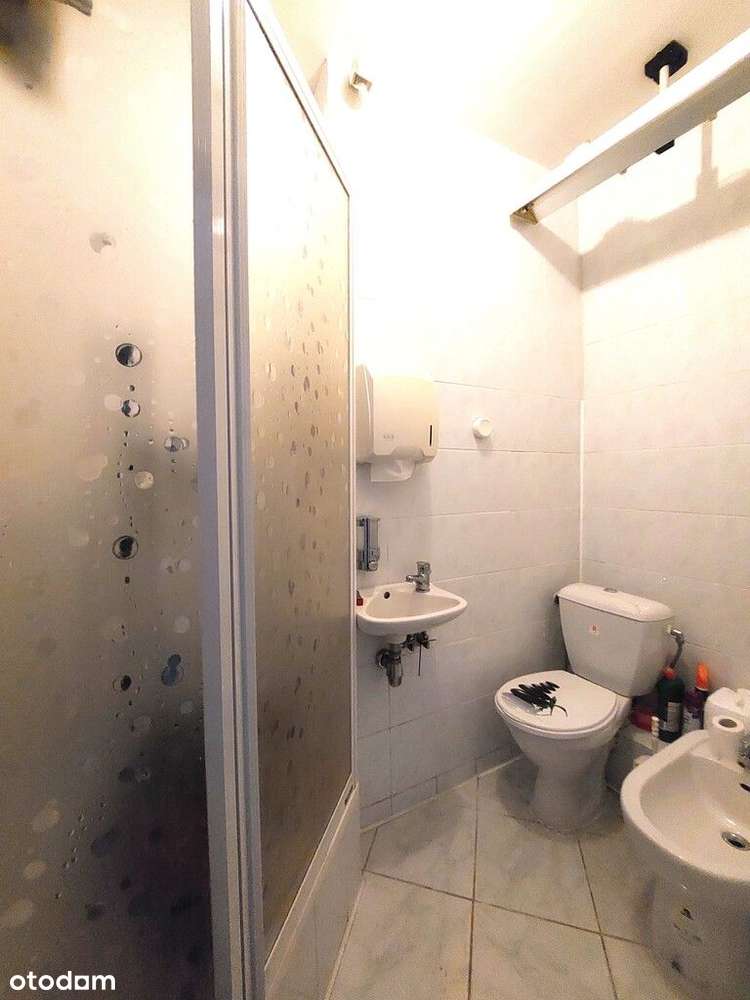 Lokal nie tylko pod działalność medyczną-9