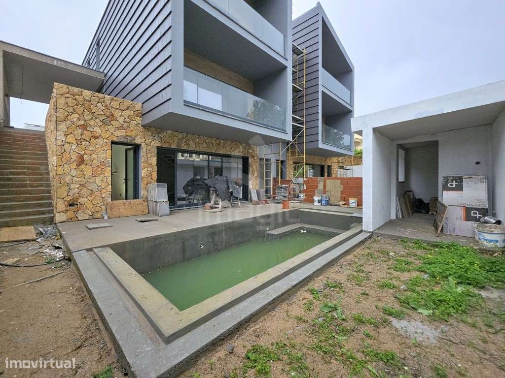 Moradia T3+1 Ericeira com piscina e jardim - Grande imagem: 3/31