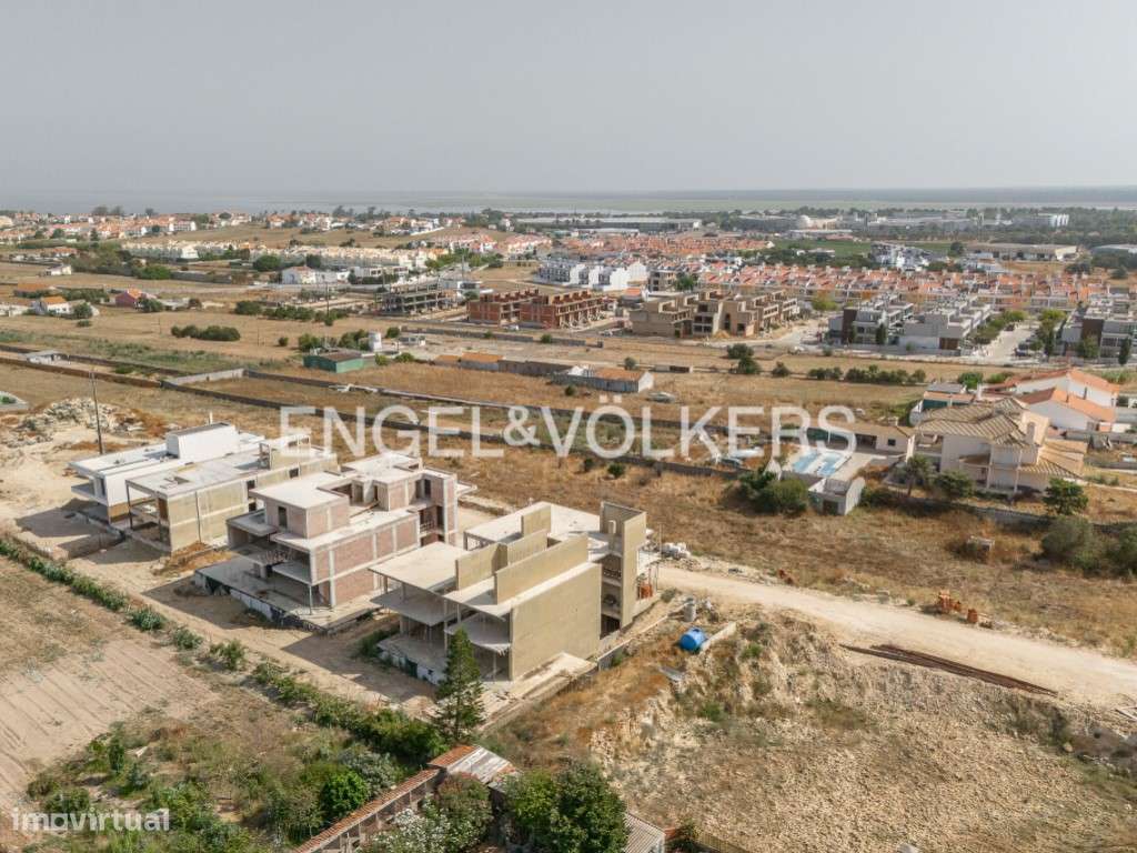 Moradia Exclusiva T5 em Alcochete-22
