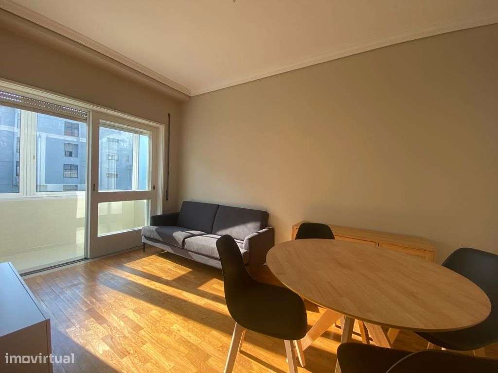 Apartamento T1 mobilado e com cozinha equipada - Grande imagem: 2/12