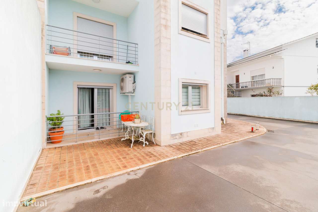 Apartamento Moderno T2 com Garagem para Arrendamento na Boavista, Leir - Grande imagem: 2/35