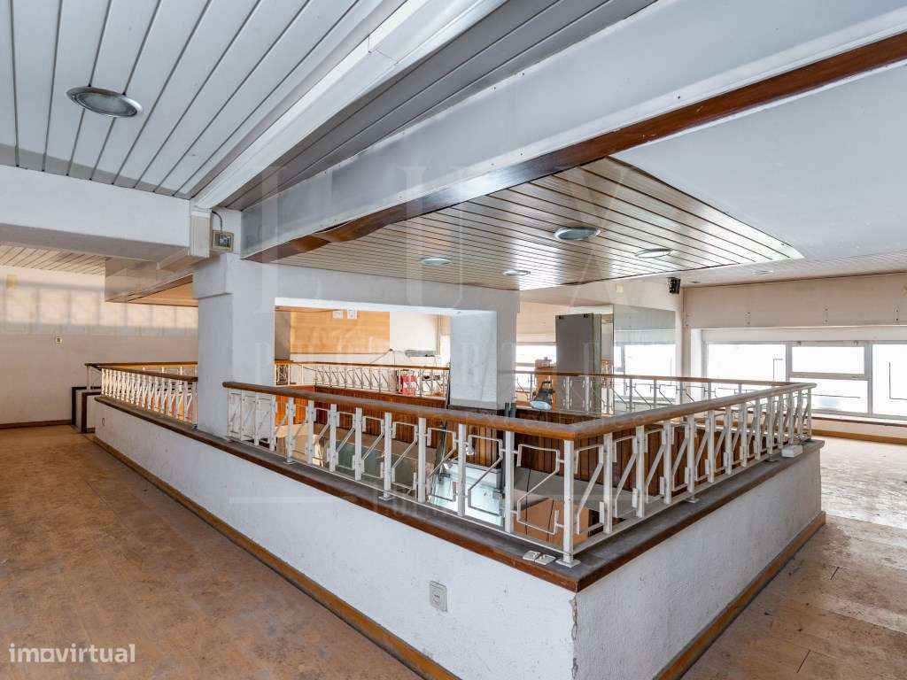 Prédio Baixa | Para Remodelar | 5 Pisos - Grande imagem: 4/33