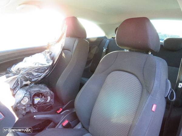 Seat Ibiza V 1.6 TDI (105CV) de 2010 - Peças Usadas (7496) - 6