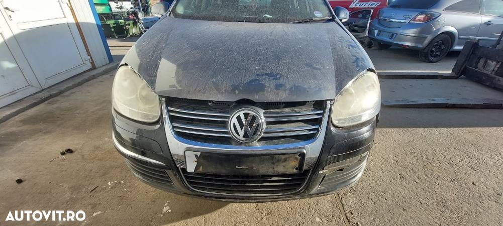 Dezmembrari Volkswagen Jetta Motor 2.0TDi cod BKD AN 2007 - 3