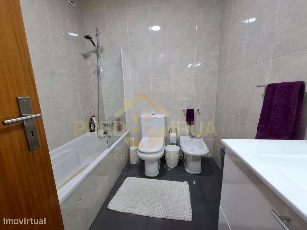 Excelente T2- Como Novo em Condominio fechado-9