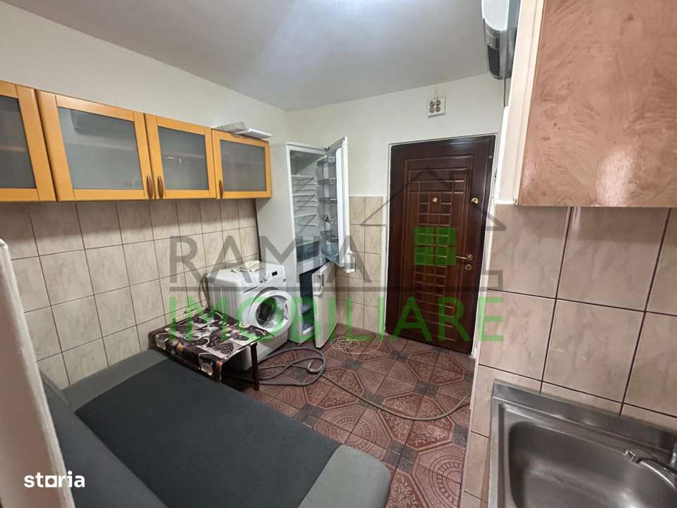 Exclusivitate! Garsoniera mobilata in Tractorul, aproape de Coresi-3