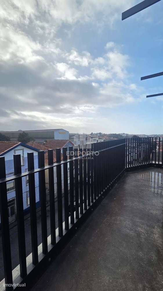 Apartamento T2 com Varanda e Garagem em Condomínio Fechado Conforto, Q - Grande imagem: 4/28