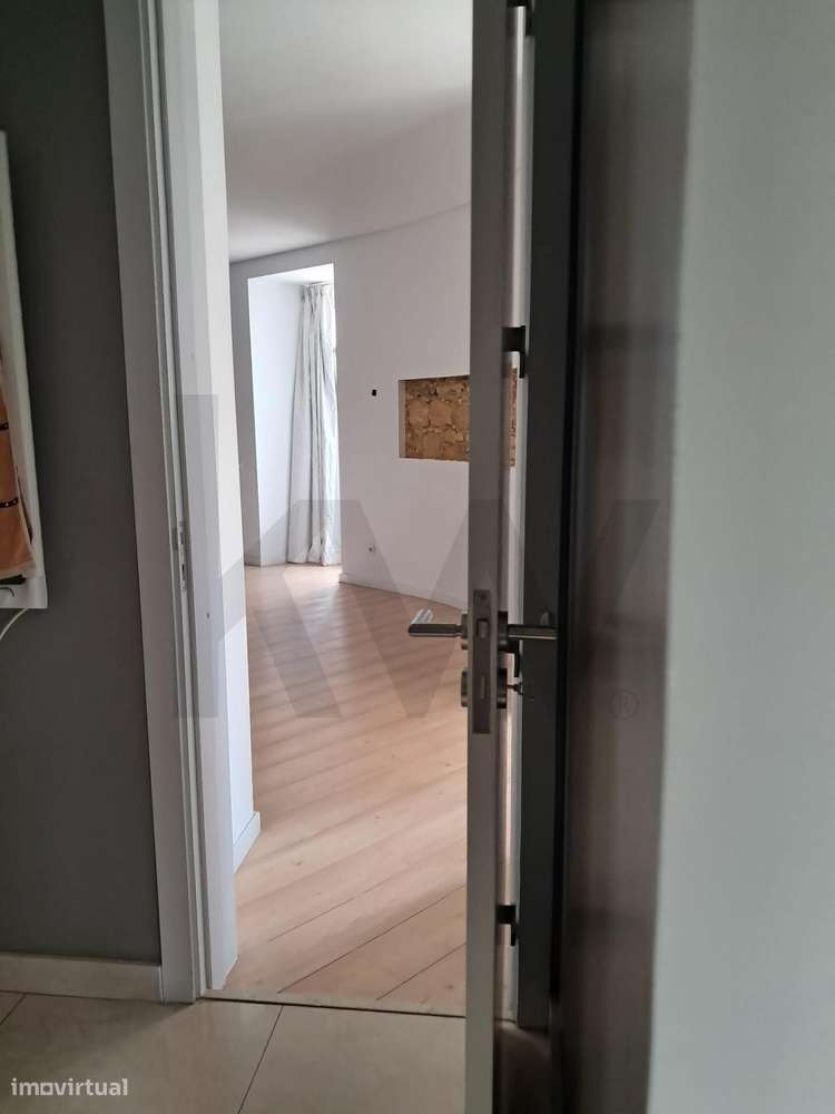 * Apartamento T3 próximo da Alameda * 171 m2 em bom estado * - Grande imagem: 4/32