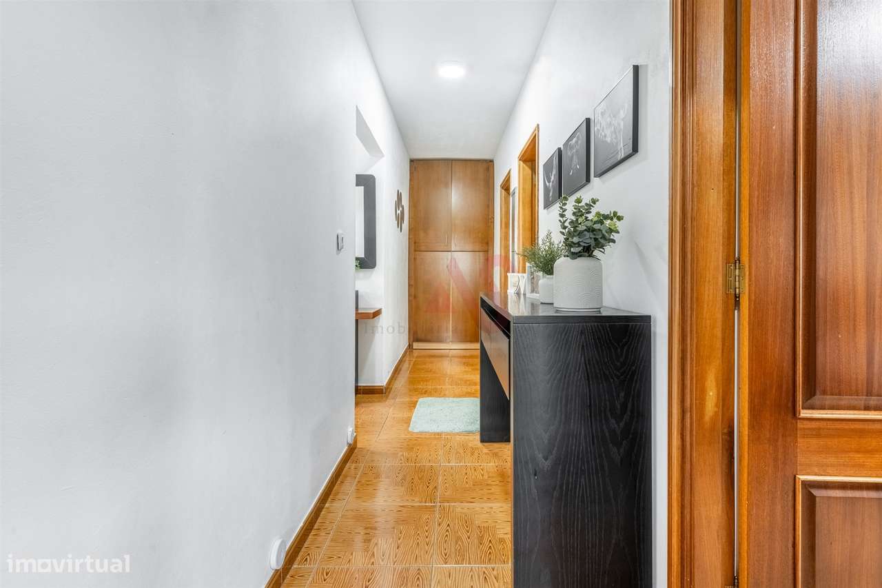 Moradia T3+3 com Duas Habitações Independentes – Excelente Oportunidad-21