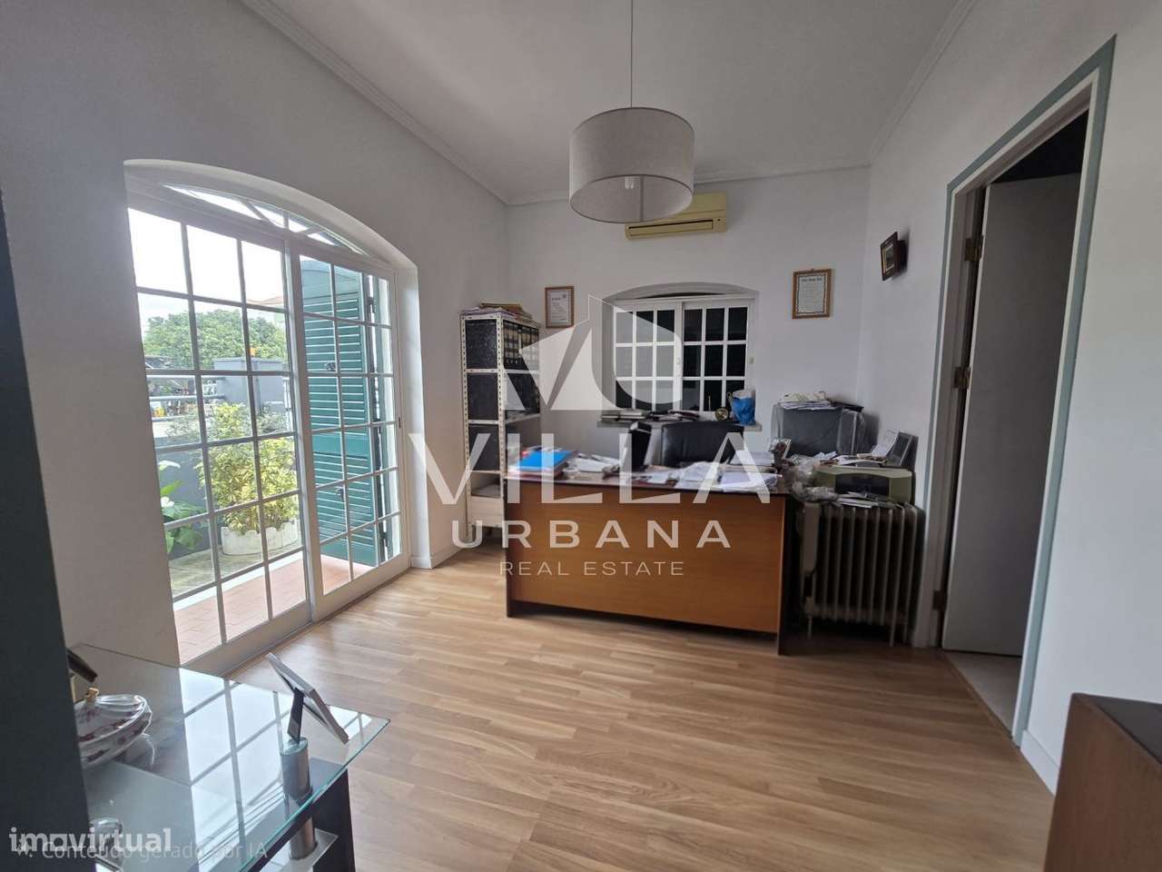 Moradia T4+1 em zona privilegiada nos Foros de Amora-13