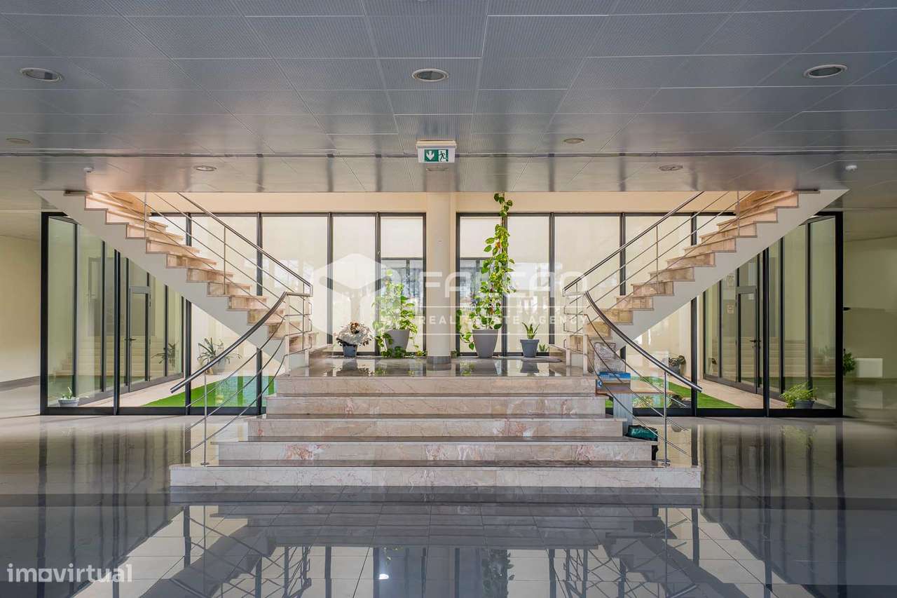 Armazém  Venda em Romeira e Várzea,Santarém - Grande imagem: 3/53