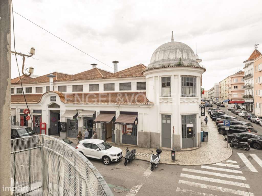 T3 com traça antiga junto ao Mercado de Campo de Ourique - Grande imagem: 4/25