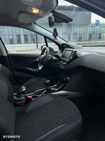 Peugeot 2008 1.2 Pure Tech Style - 10