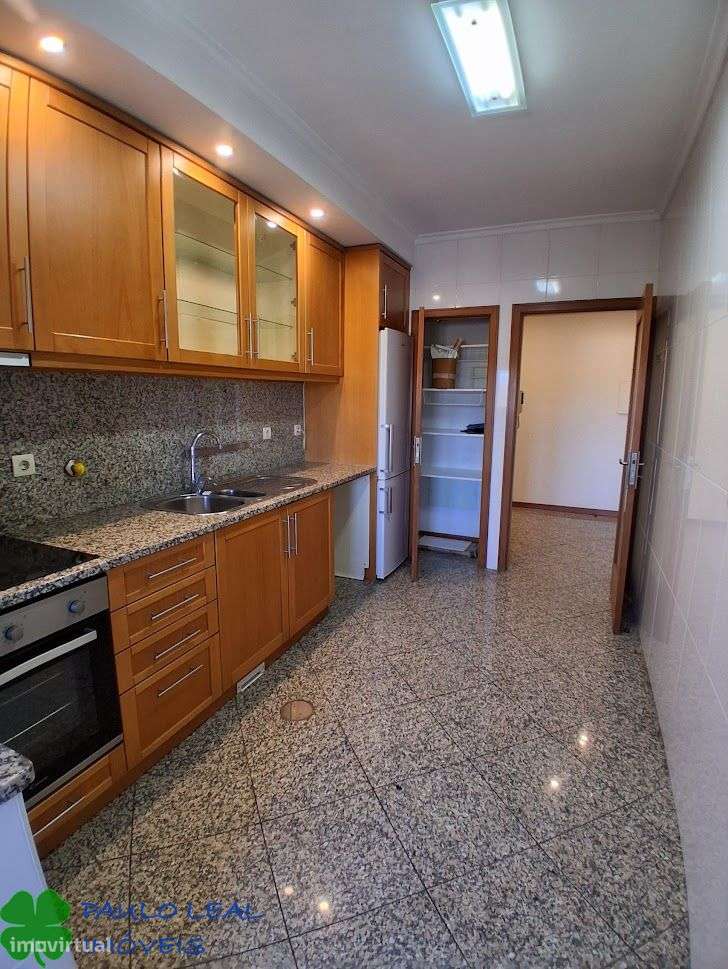 t2 panorâmico a 300 metros ismai com garagem box 2 carros - Grande imagem: 4/15