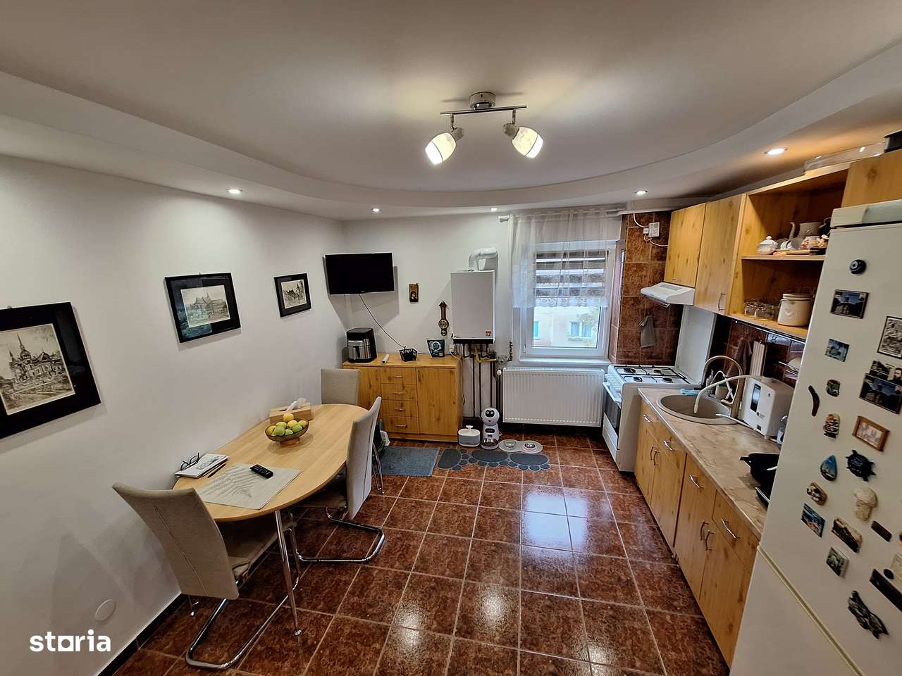 3 camere et 2 din 4 cu centrala termica - Imagine principală: 3/9