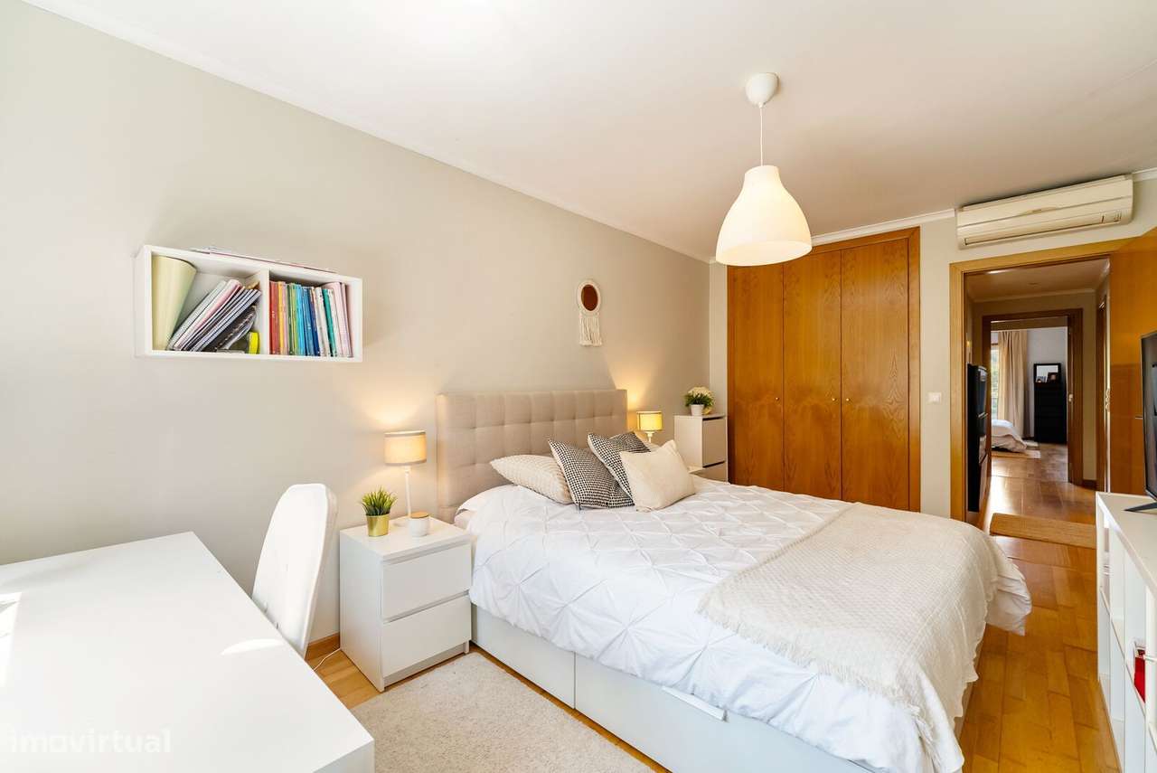 Apartamento T4 com estacionamento, Carnaxide, Oeiras-22
