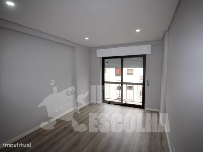 T3 AMORA 275 000€
TOTALMENTE RENOVADO.-19