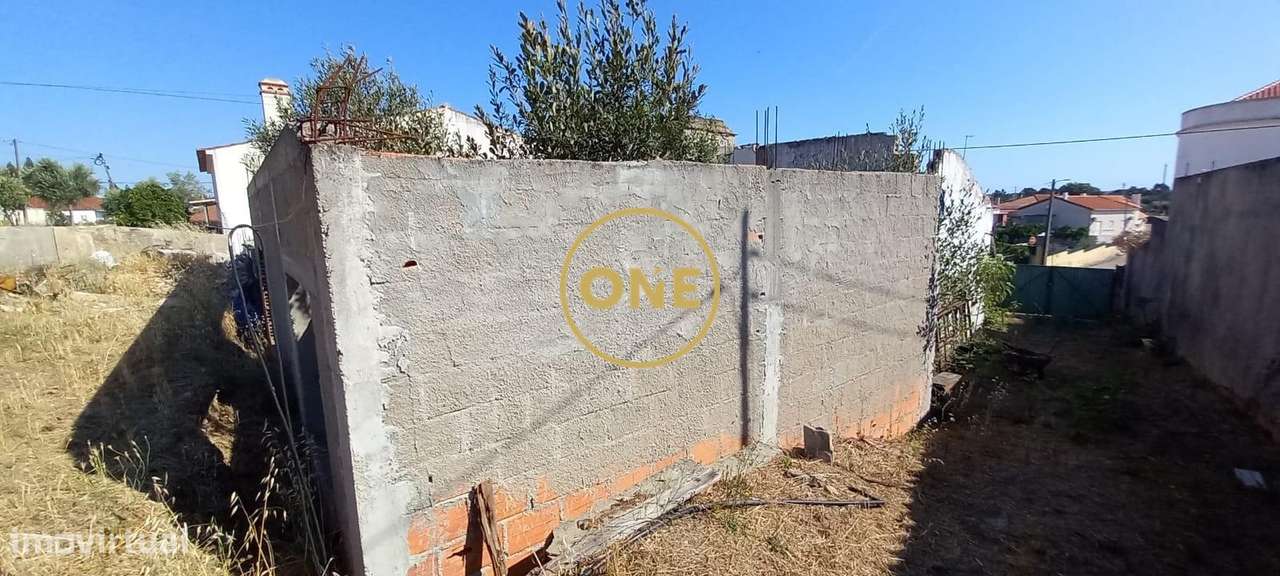 Quinta com 2.048 m2 para recuperação total em Santa Margarida da Couta-8